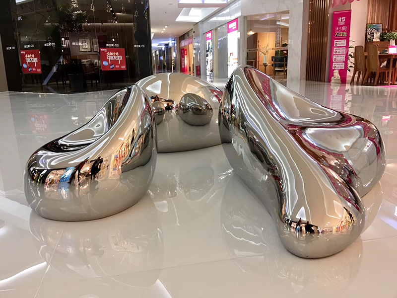 不銹鋼異形鏡面弧形創(chuàng)意美陳景觀彎曲坐凳 不銹鋼異形鏡面弧形創(chuàng)意美陳景觀彎曲坐凳