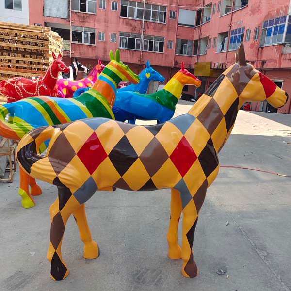 彩繪馬玻璃鋼雕塑動物景觀雕塑 彩繪馬玻璃鋼雕塑動物景觀雕塑